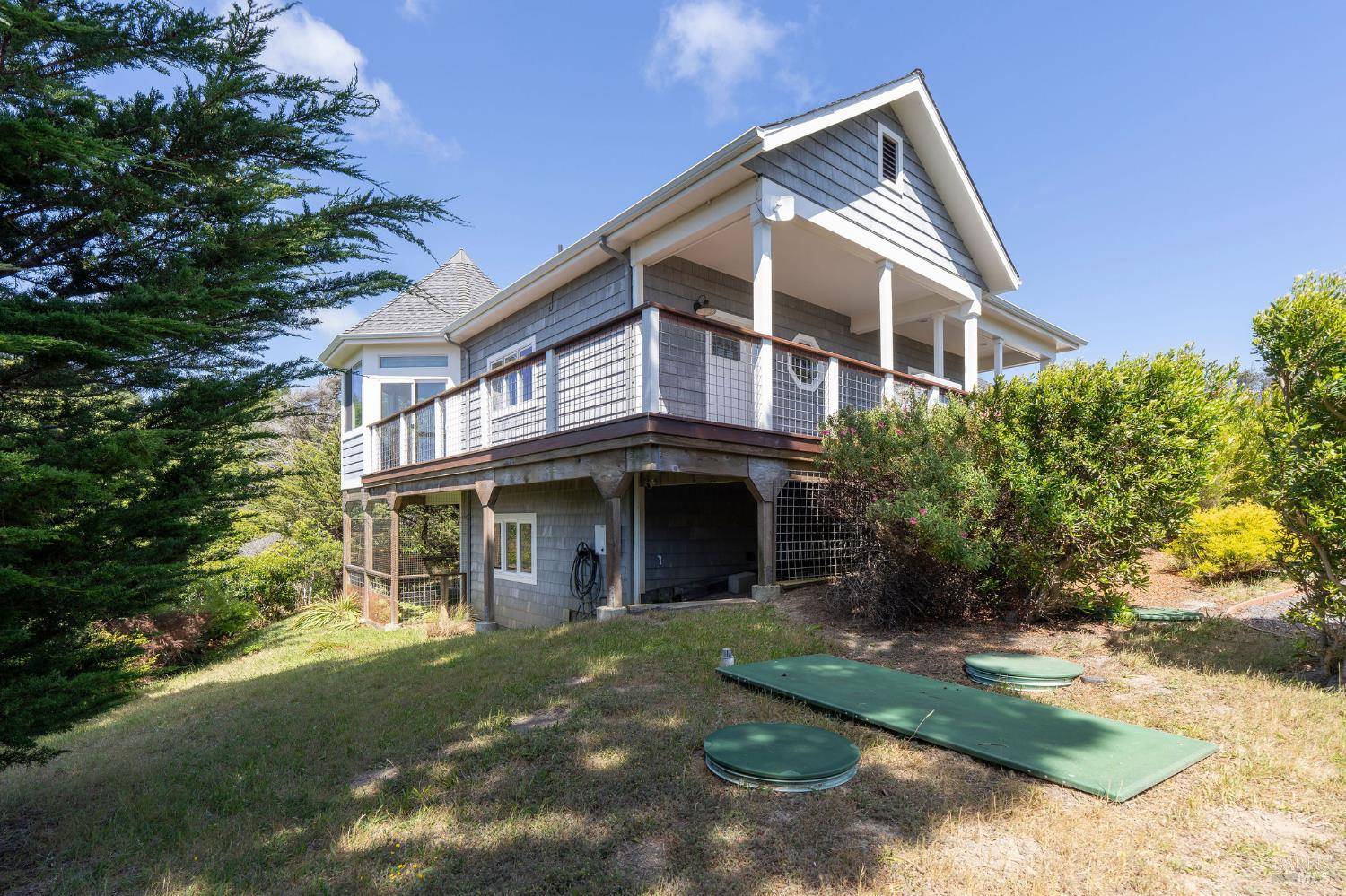 46740 Iversen LN, Gualala, CA 95445
