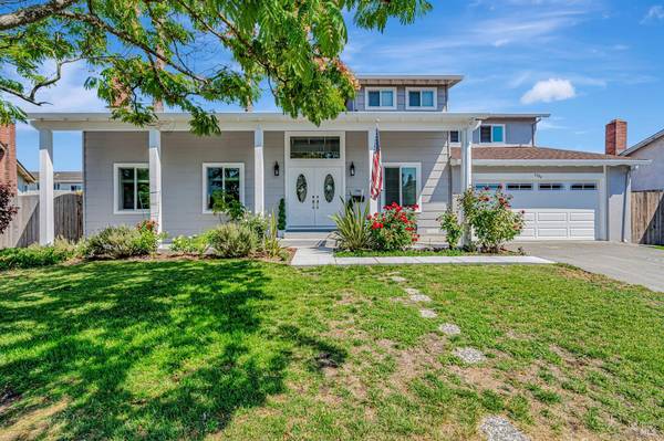 1704 Granada CT, Petaluma, CA 94954