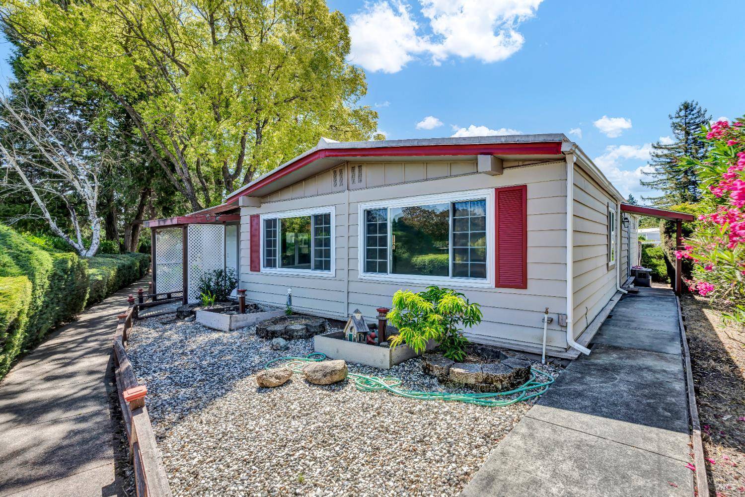 16 Sequoia CIR, Santa Rosa, CA 95401