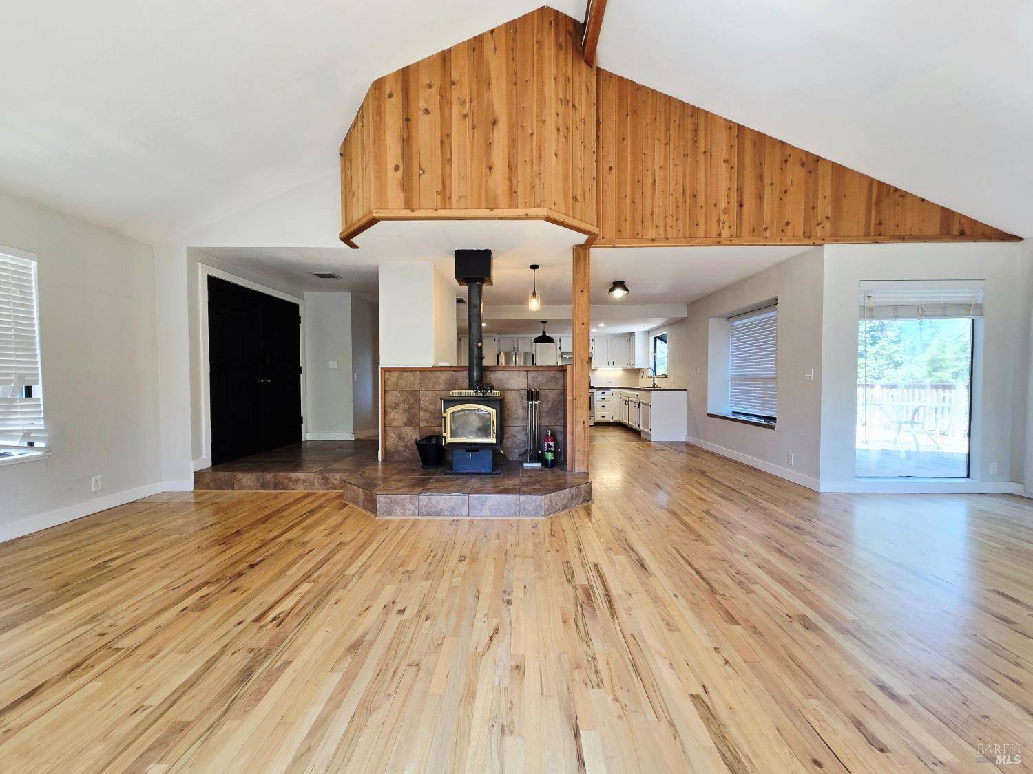 Willits, CA 95490,27160 Tuck PL
