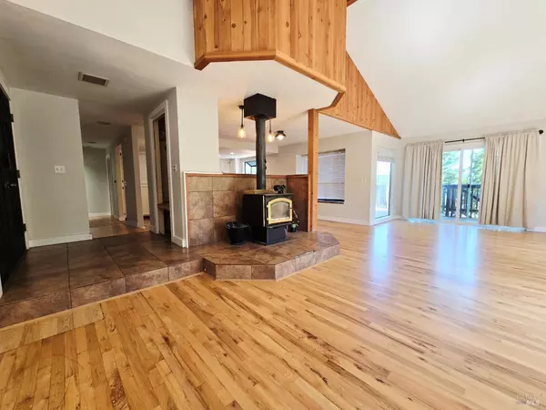 Willits, CA 95490,27160 Tuck PL