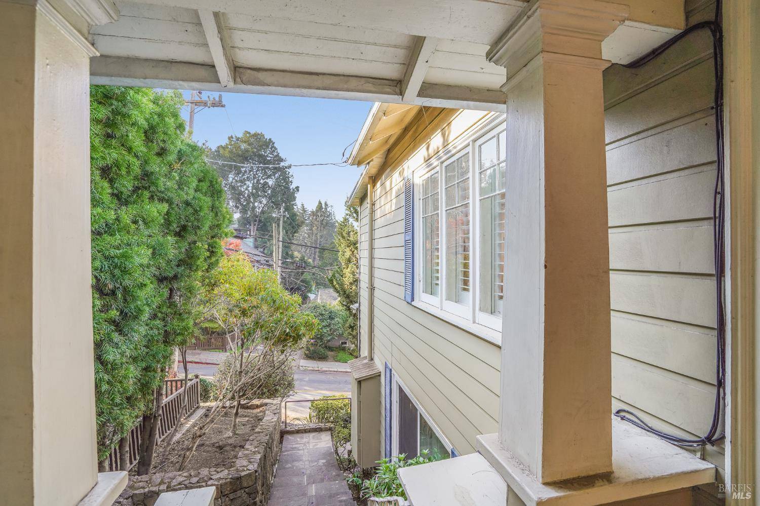 Oakland, CA 94611,220 Monte Vista AVE