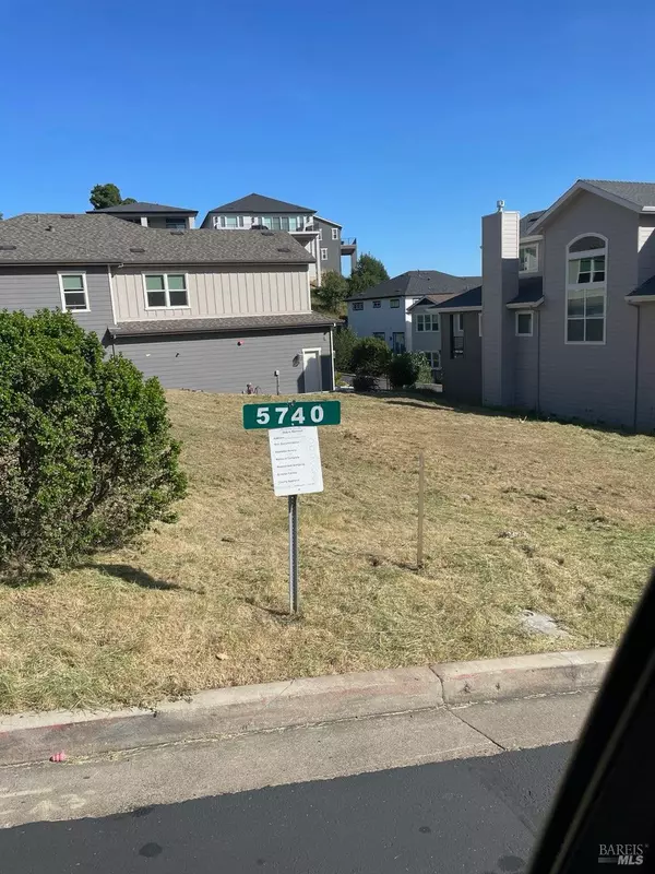 Santa Rosa, CA 95403,5740 Fairway Knoll LN
