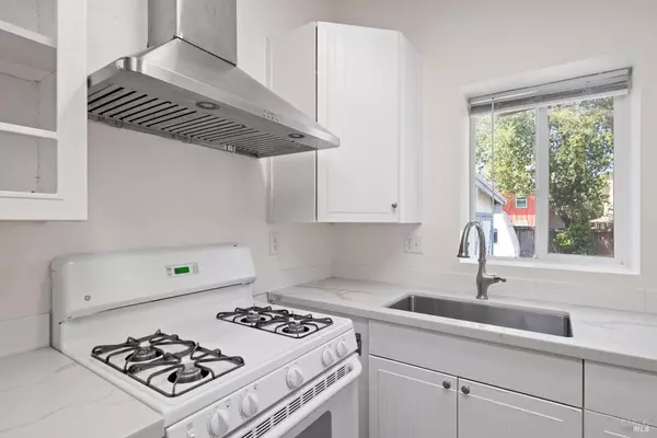 Cloverdale, CA 95425,28 Tarman DR A & B
