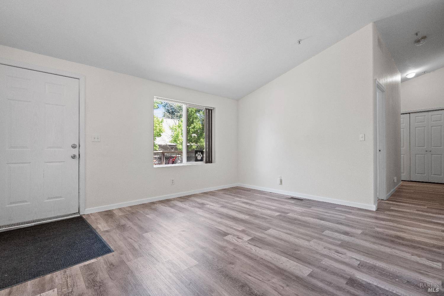 Cloverdale, CA 95425,28 Tarman DR A & B
