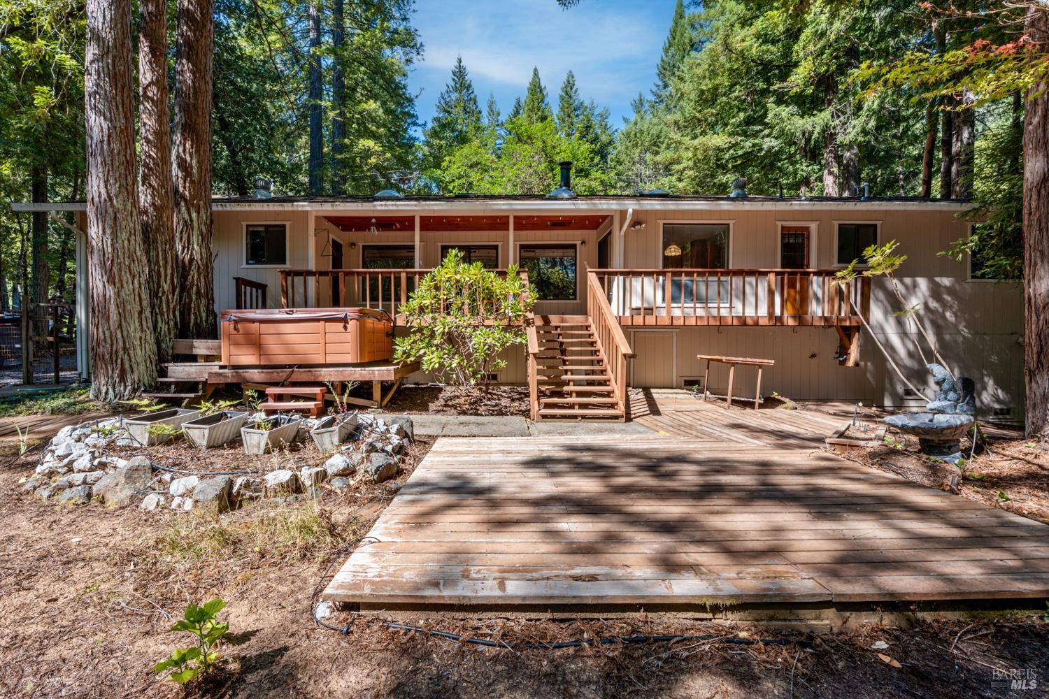 1101 Perch LN, Willits, CA 95490