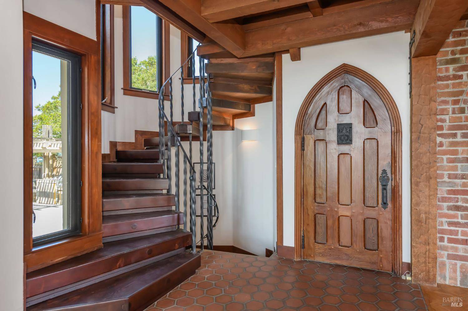 Corte Madera, CA 94925,409 Summit DR