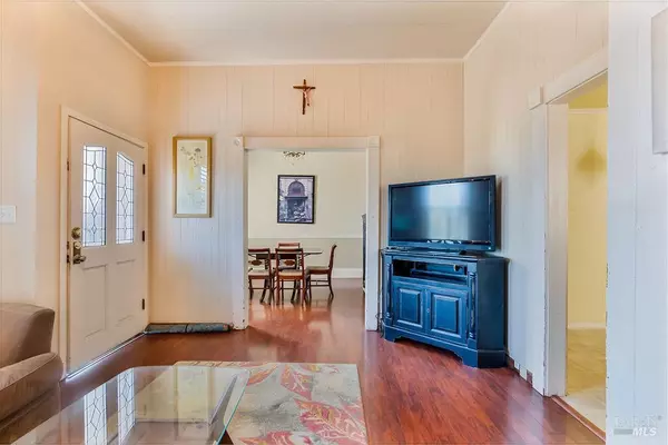 Benicia, CA 94510,141 E F ST