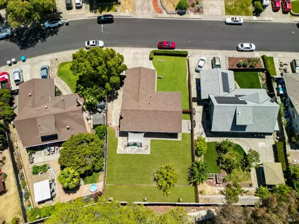 Vacaville, CA 95687,430 Manchester WAY