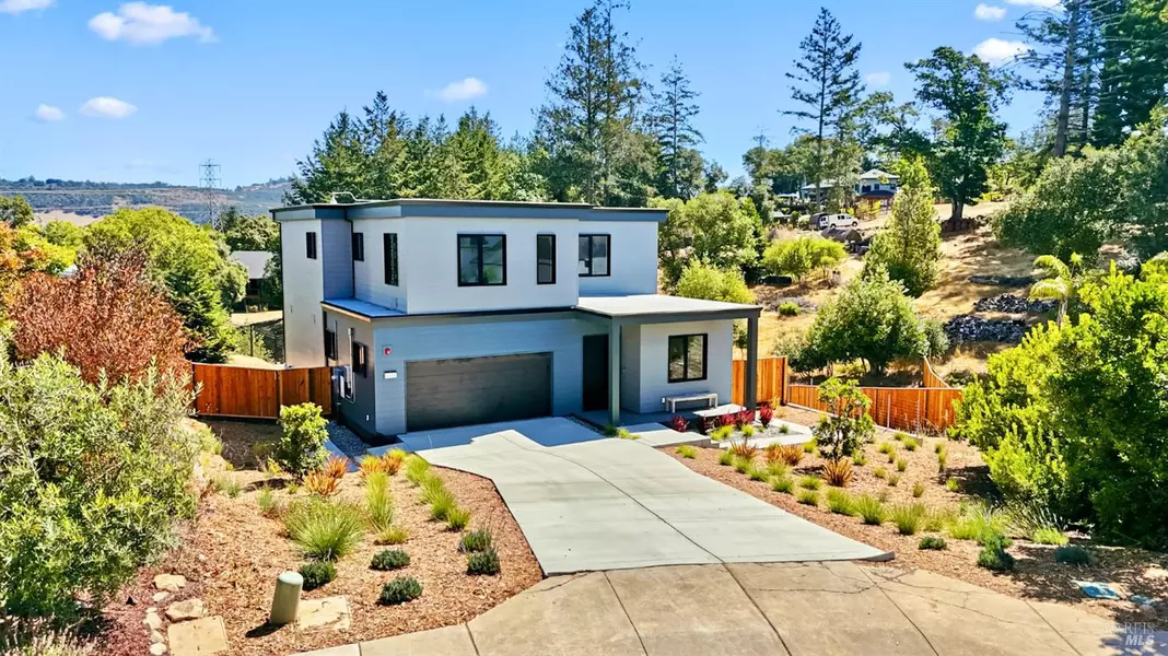 2020 Eagle CT, Santa Rosa, CA 95403