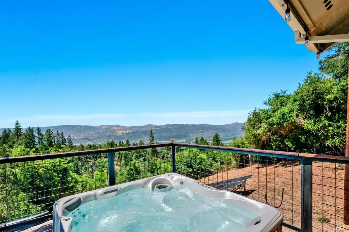 Angwin, CA 94508,305 West LN