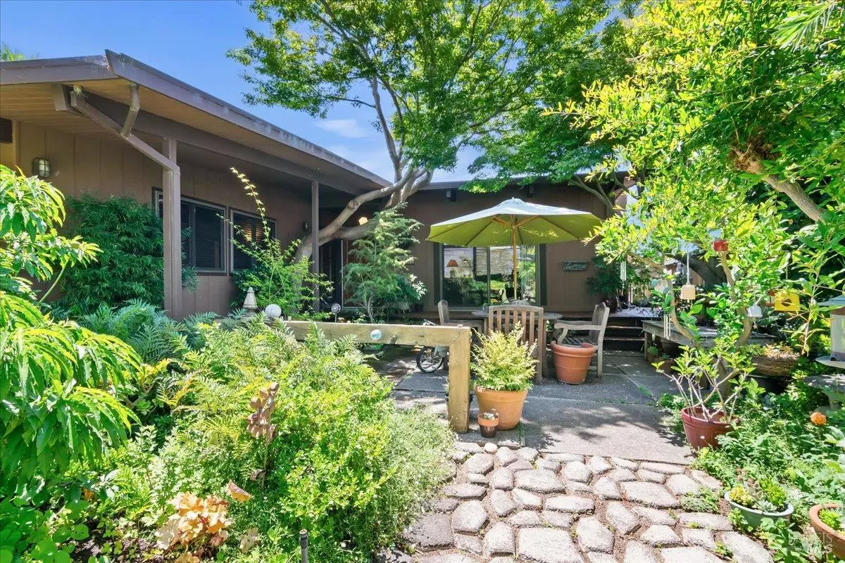 Vallejo, CA 94591,117 Raines CT