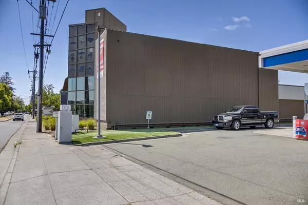 Santa Rosa, CA 95403,1125 W Steele LN
