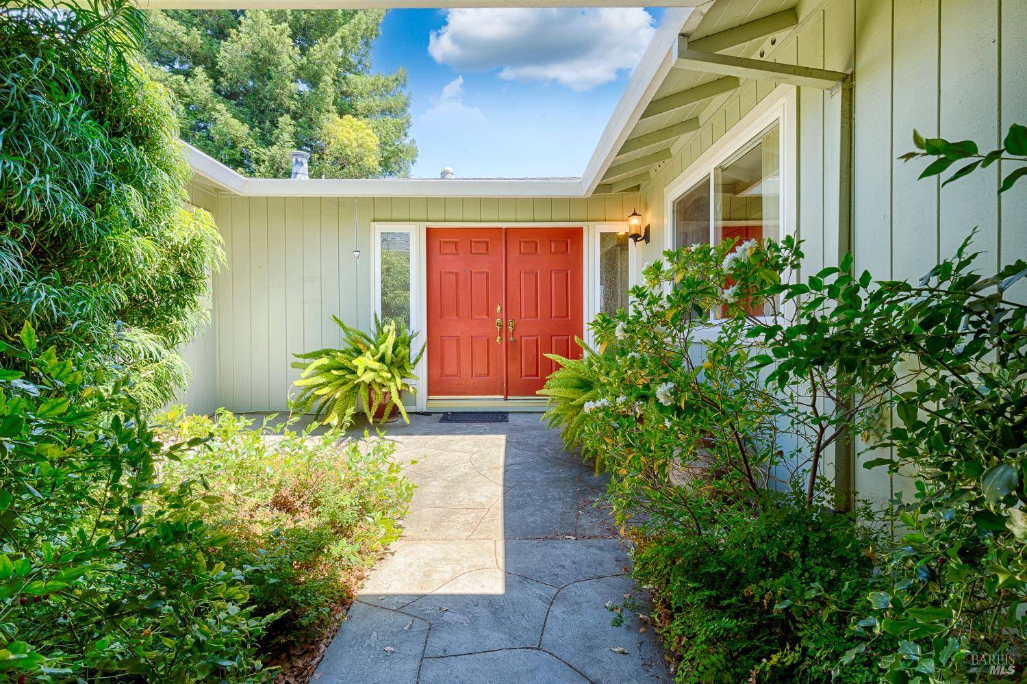 Santa Rosa, CA 95409,160 Oak Shadow DR