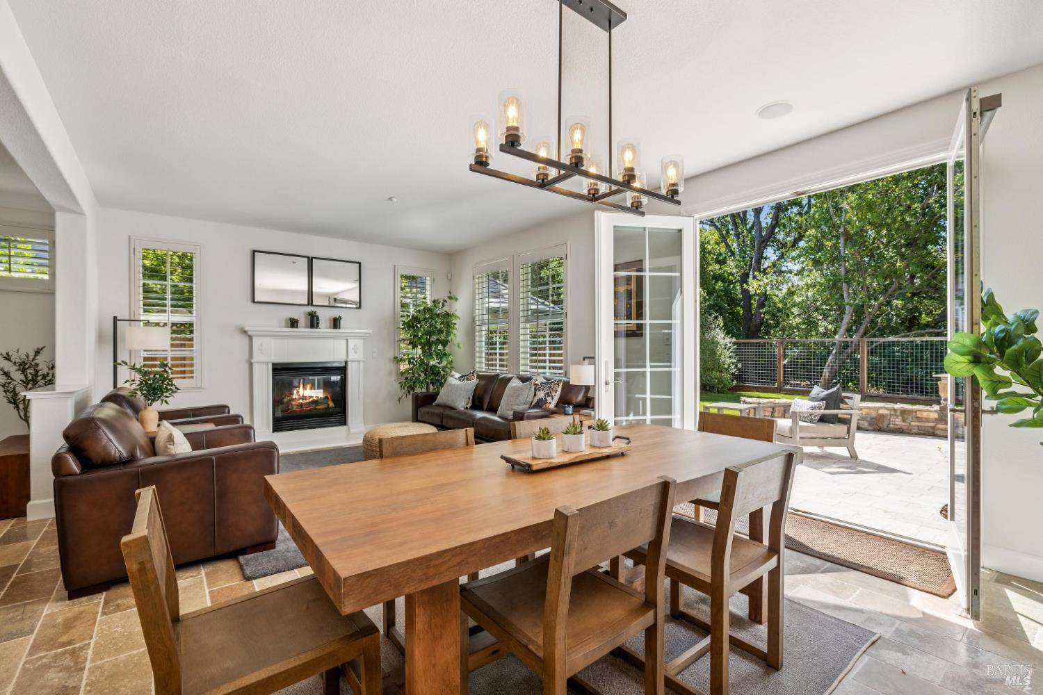Novato, CA 94949,15 Creekview CT