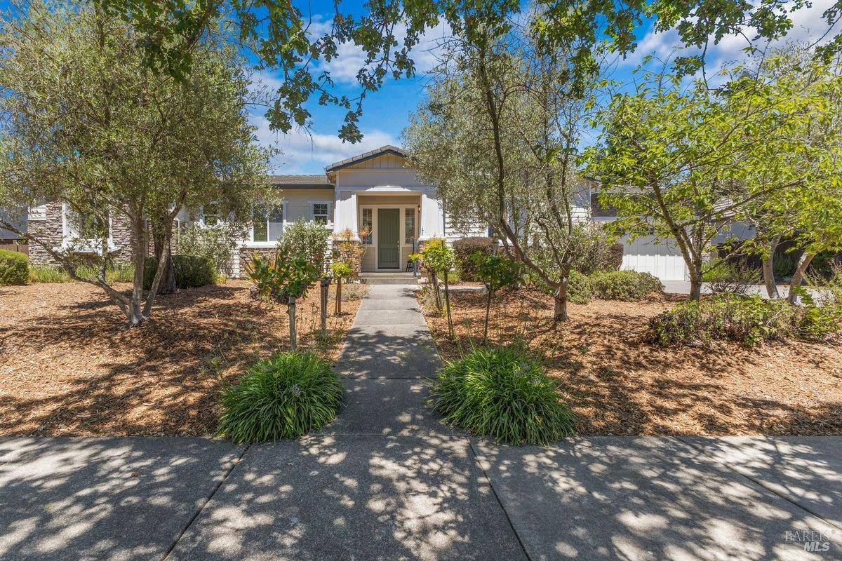 1593 Reiman LN, Windsor, CA 95492