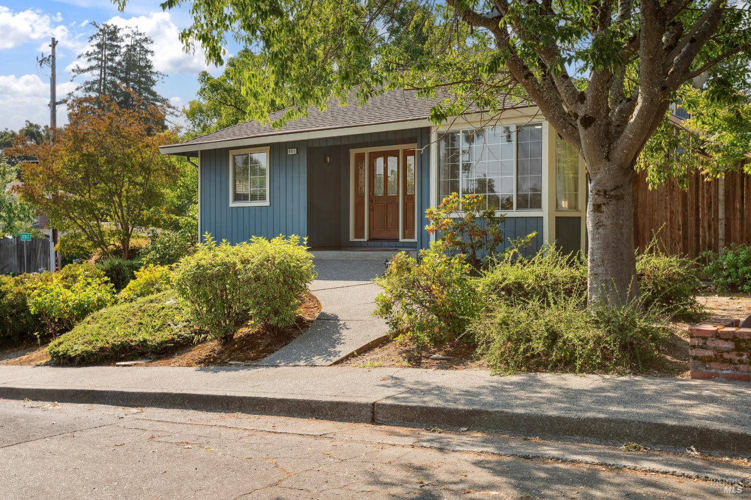 Sonoma, CA 95476,900 Caton CT
