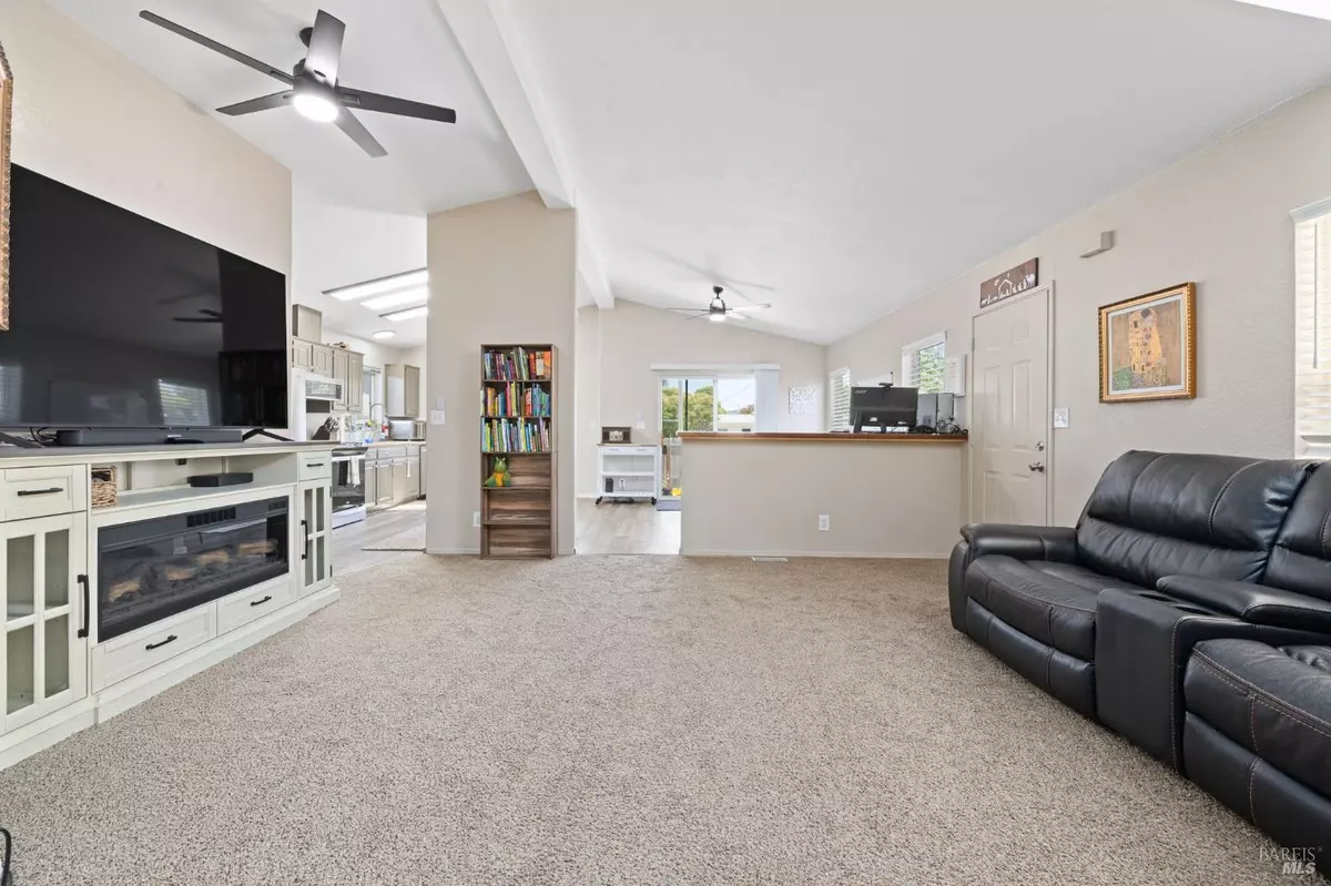 Rohnert Park, CA 94928,108 Fiesta LN