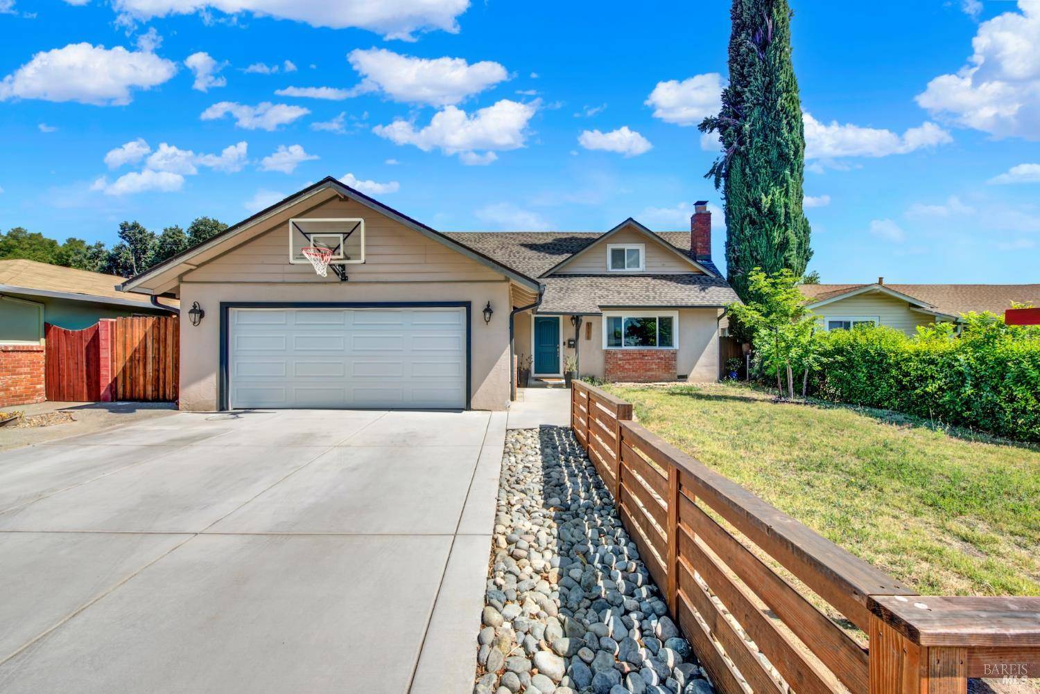 1218 Marshall RD, Vacaville, CA 95687