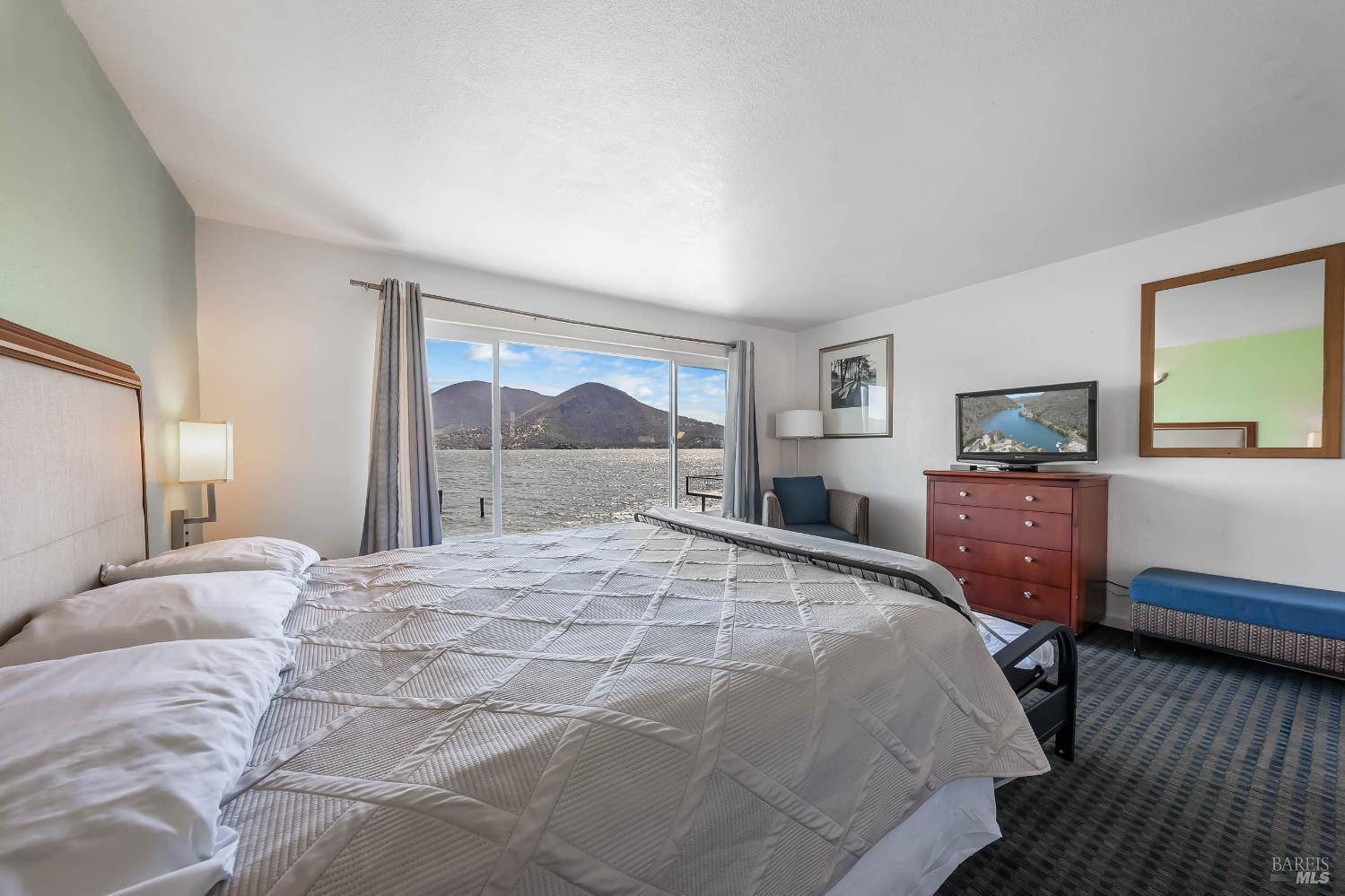 Clearlake Oaks, CA 95423,10215 E Highway 20