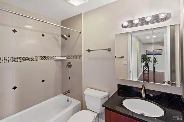 Benicia, CA 94510,1125 E 5th ST B