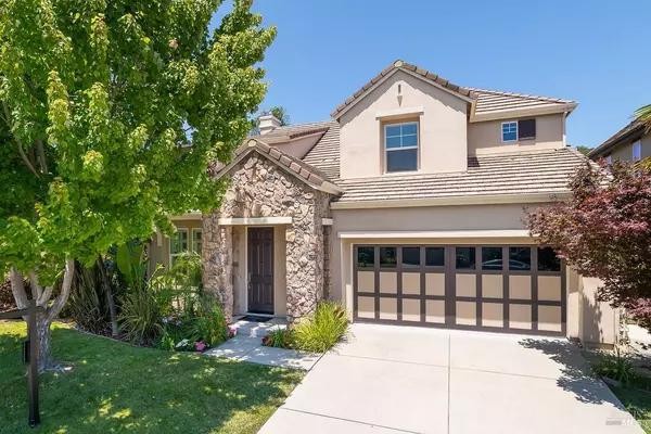 Novato, CA 94949,76 Oak Grove DR