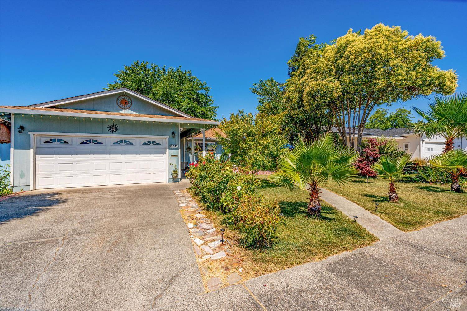 19295 Junipero Serra DR, Sonoma, CA 95476