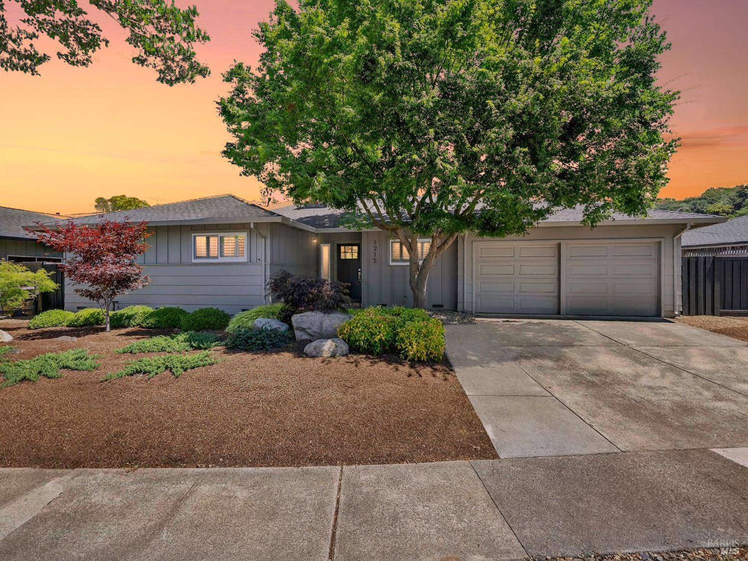 1215 Moss Rock CT, Santa Rosa, CA 95404