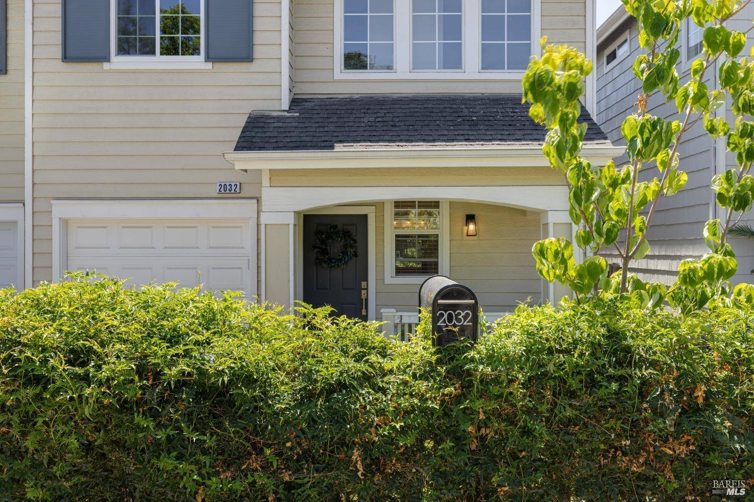 2023 easton DR, Petaluma, CA 94952