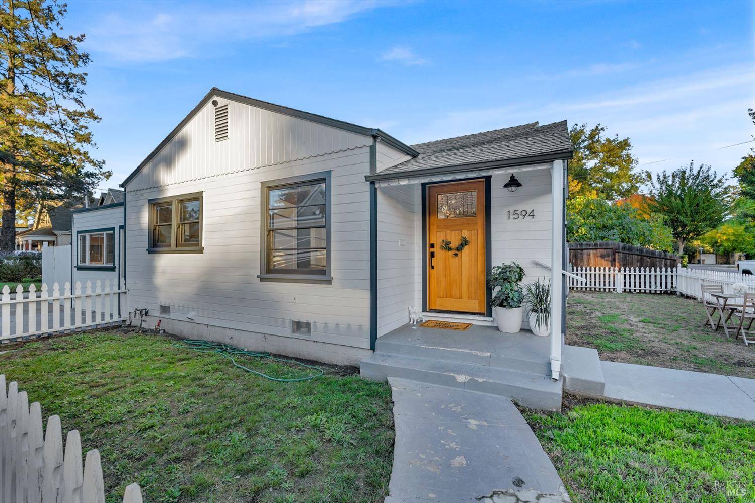 1594 Laurel ST, Napa, CA 94559