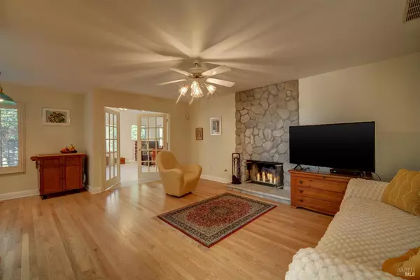 Windsor, CA 95492,9793 Montego CT