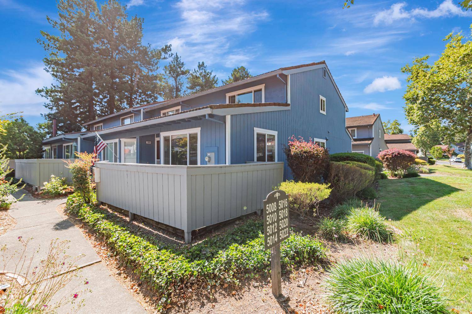 5016 Country Club DR, Rohnert Park, CA 94928
