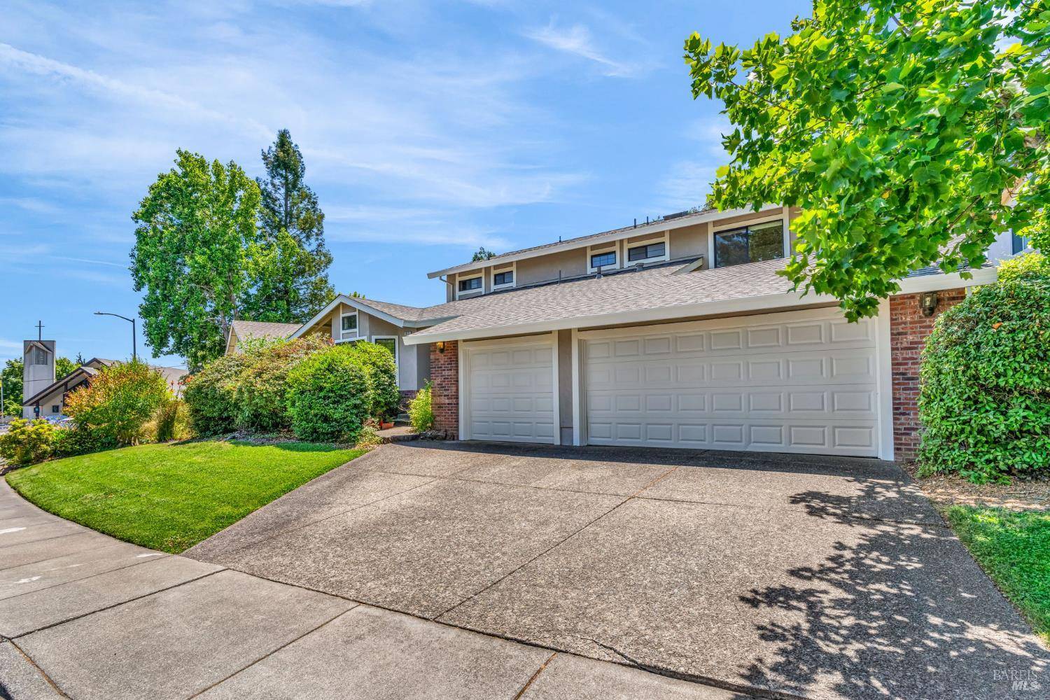 Sebastopol, CA 95472,512 Norlee ST