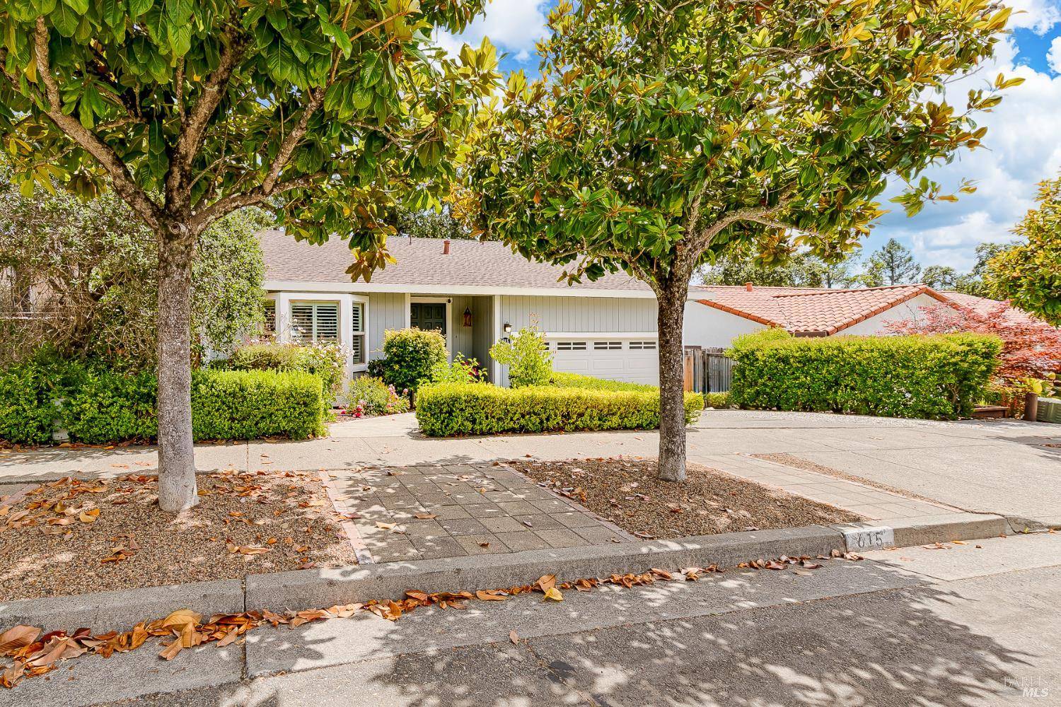 615 Montclair DR, Santa Rosa, CA 95409