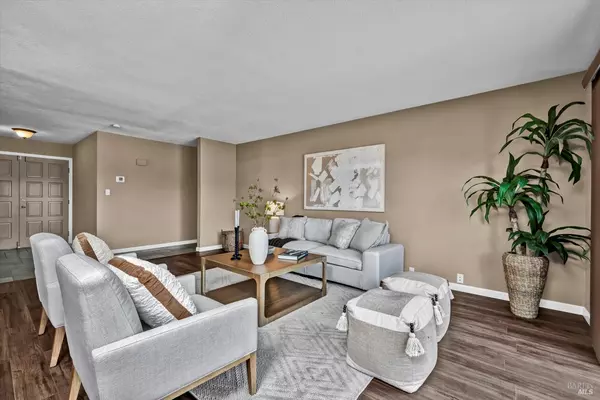 Sebastopol, CA 95472,4389 Hessel CT