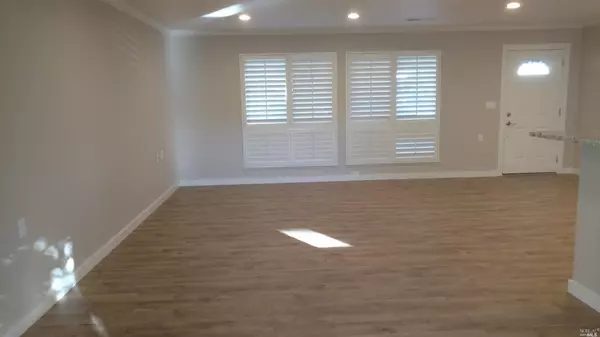 Santa Rosa, CA 95409,2 Fallgreen CT