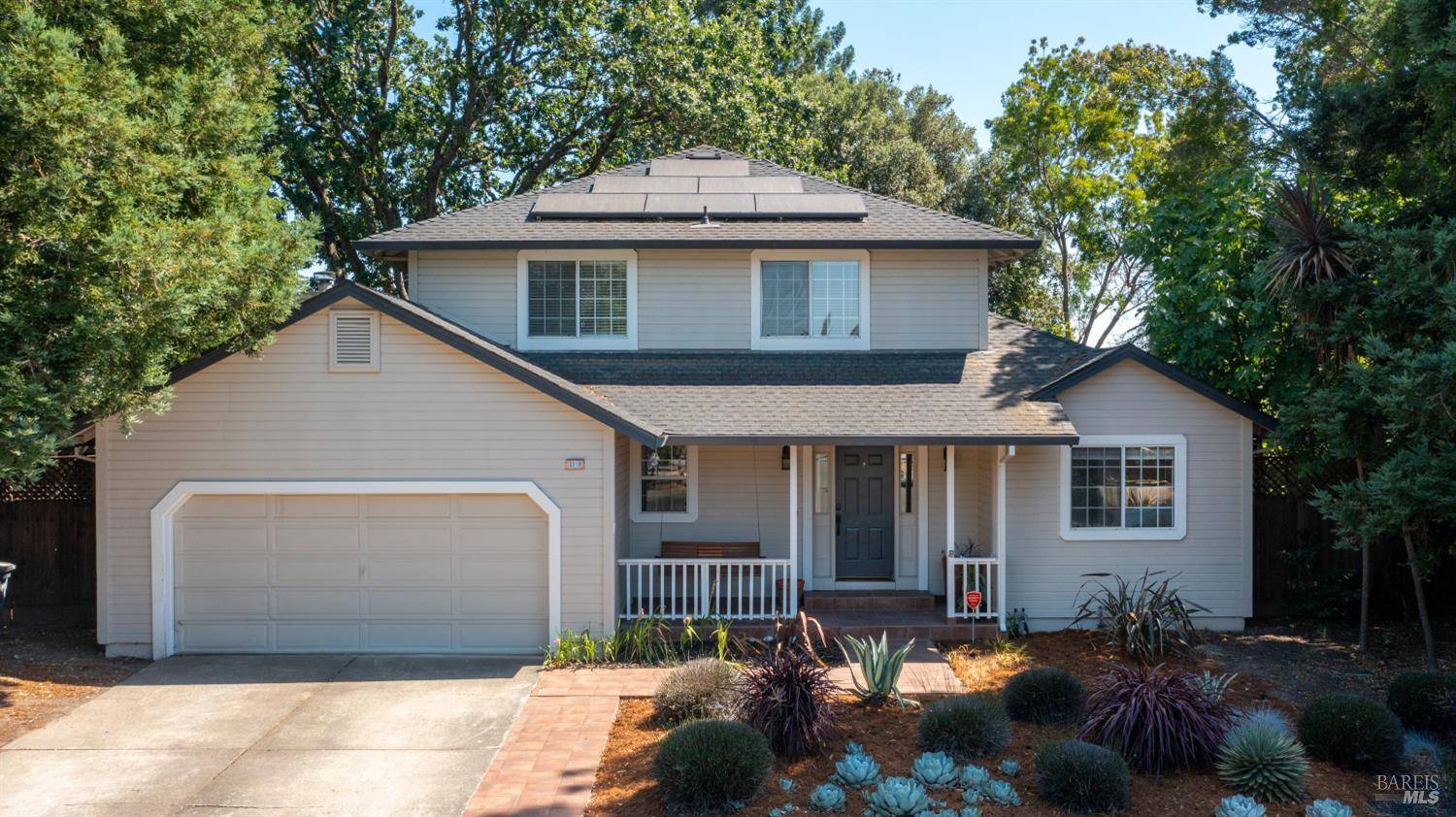 2318 S Hampton CIR, Santa Rosa, CA 95401
