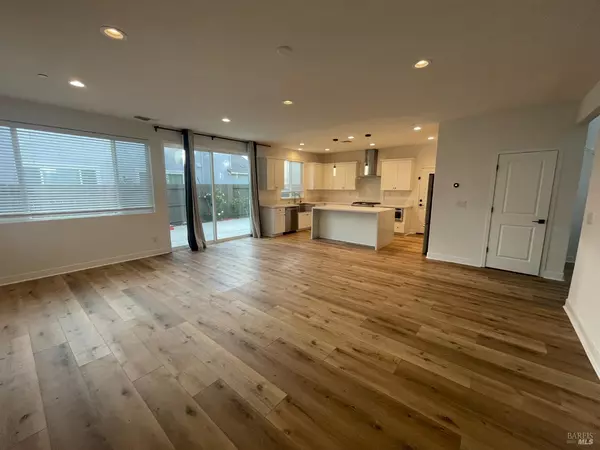Vacaville, CA 95687,625 Dahlia DR