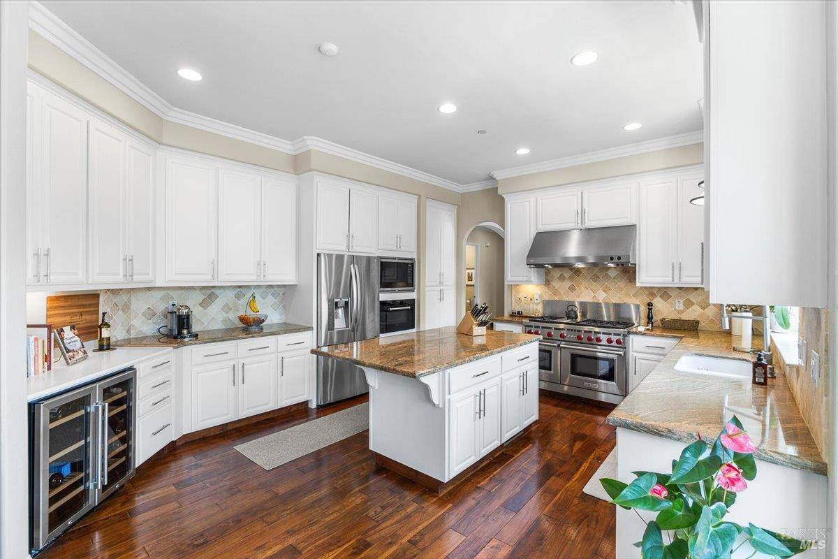 Santa Rosa, CA 95403,729 Montebello DR