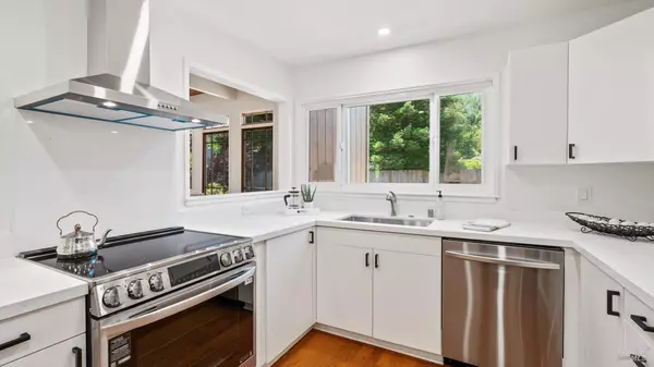San Rafael, CA 94901,147 Knight DR