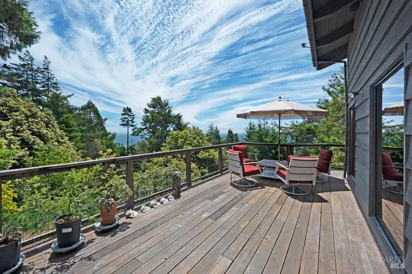 37275 Glennen DR, Gualala, CA 95445