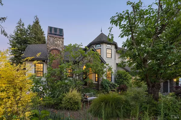 240 Metz LN, Petaluma, CA 94952