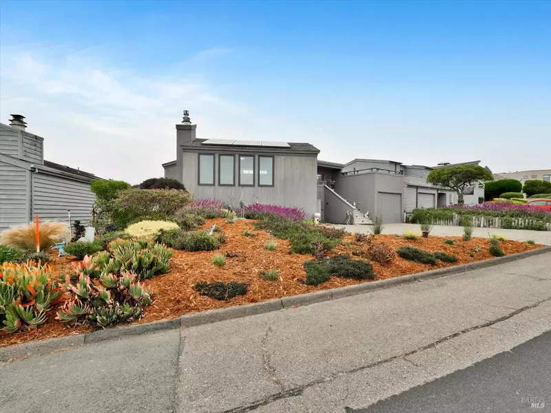 20730 Heron DR, Bodega Bay, CA 94923
