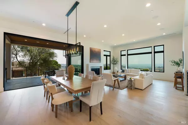 Santa Rosa, CA 95404,5925 Crystal DR