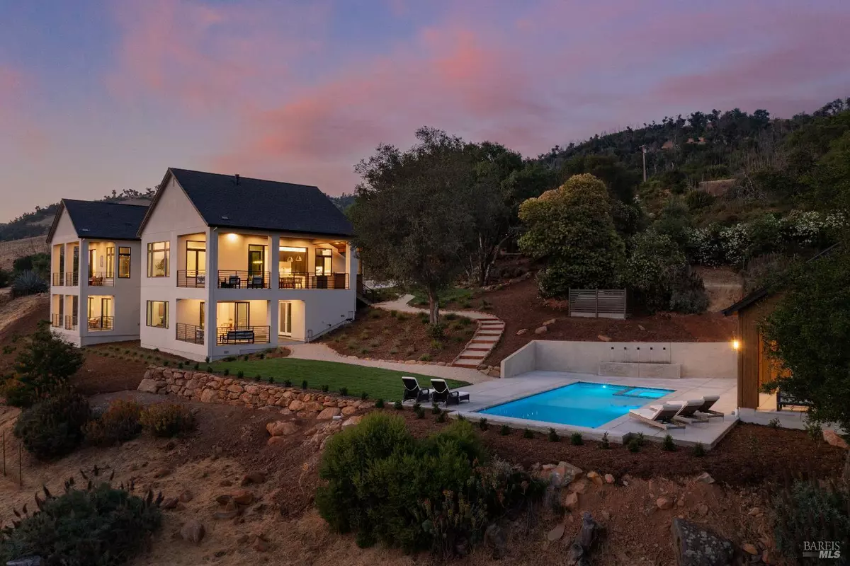 Santa Rosa, CA 95404,5925 Crystal DR