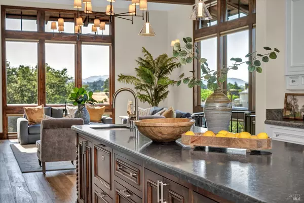 231 Poppy Hill DR, Healdsburg, CA 95448