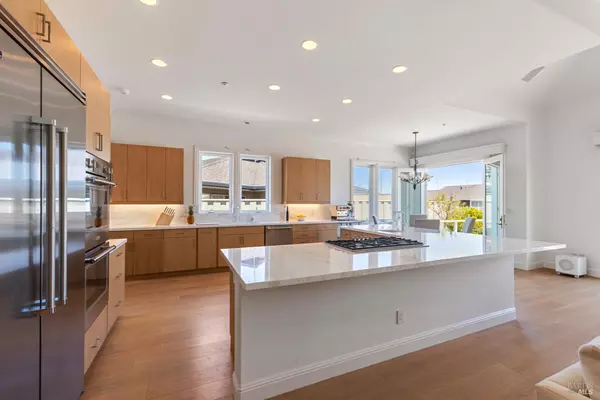 Tiburon, CA 94920,220 Jamaica ST
