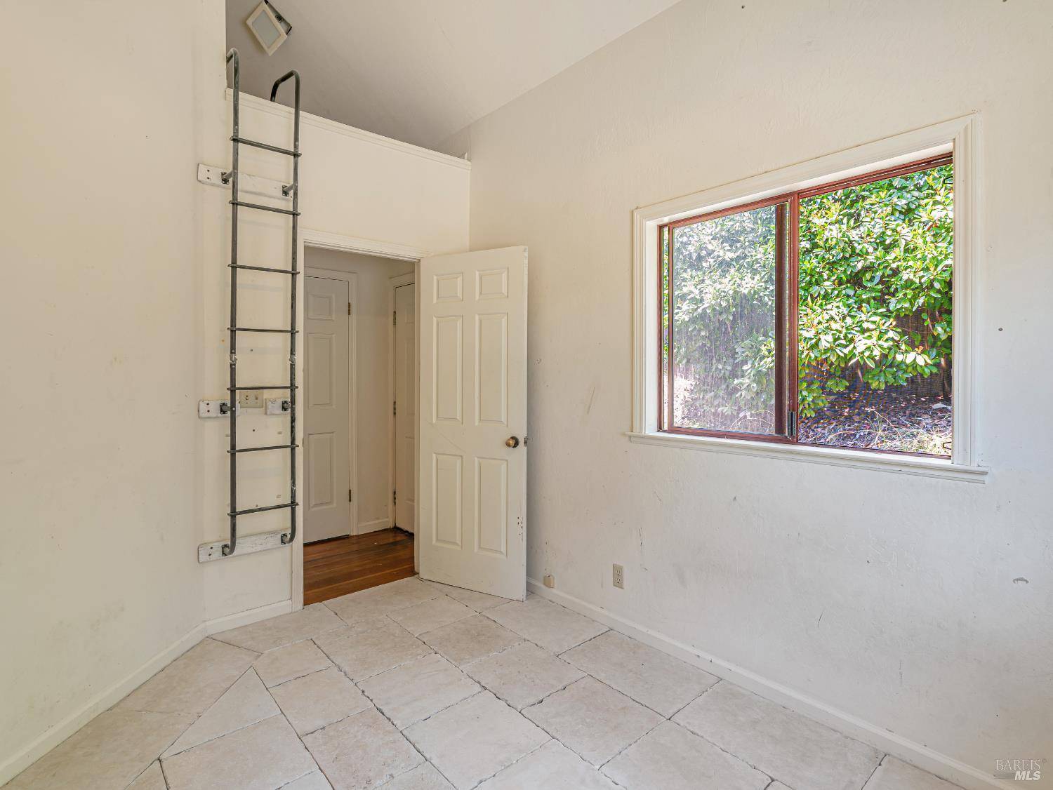 Cazadero, CA 95421,480 Pearl ST