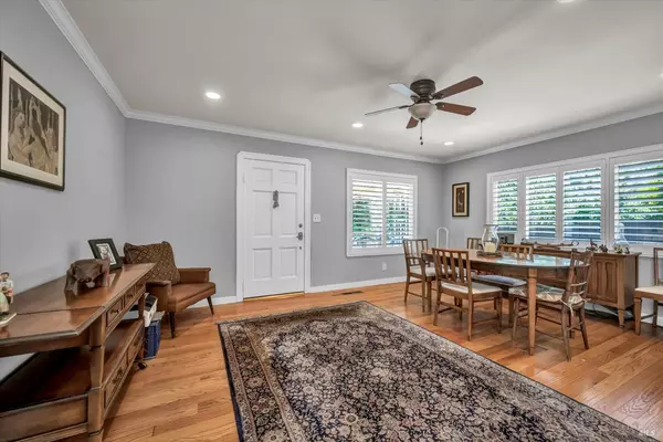 Napa, CA 94559,1015 Shetler AVE