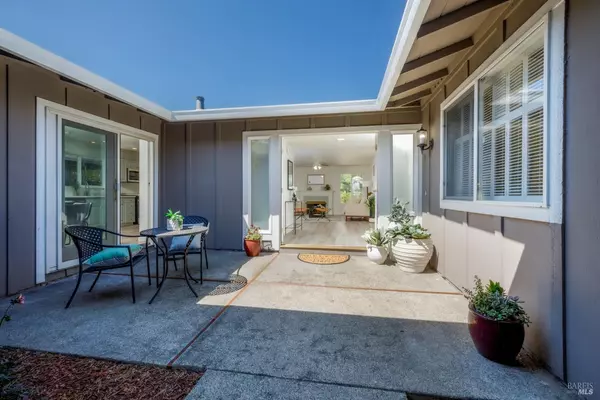Santa Rosa, CA 95409,137 Valley Lakes DR